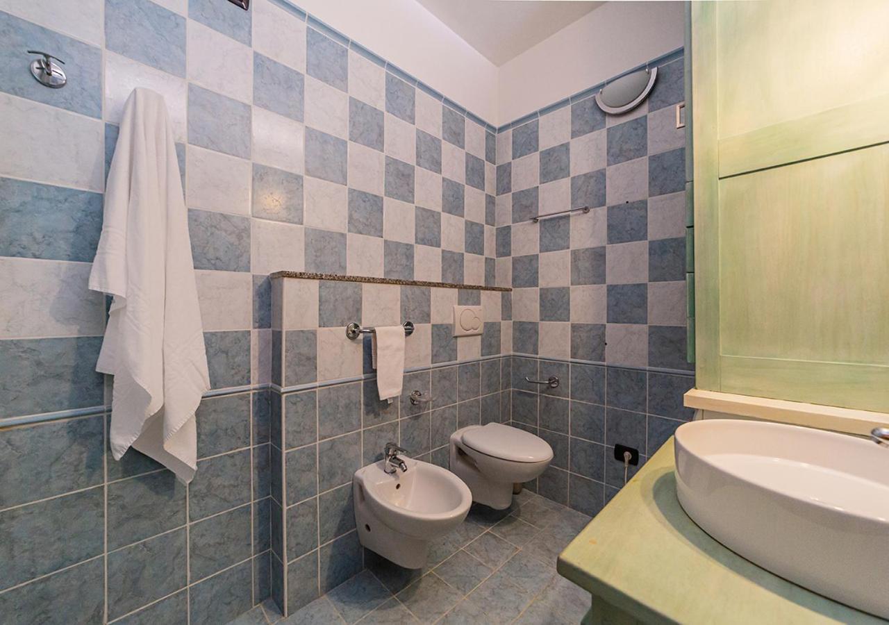 Murphy Holiday Home - Le Residenze Di Padule 02 La Maddalena  Bagian luar foto