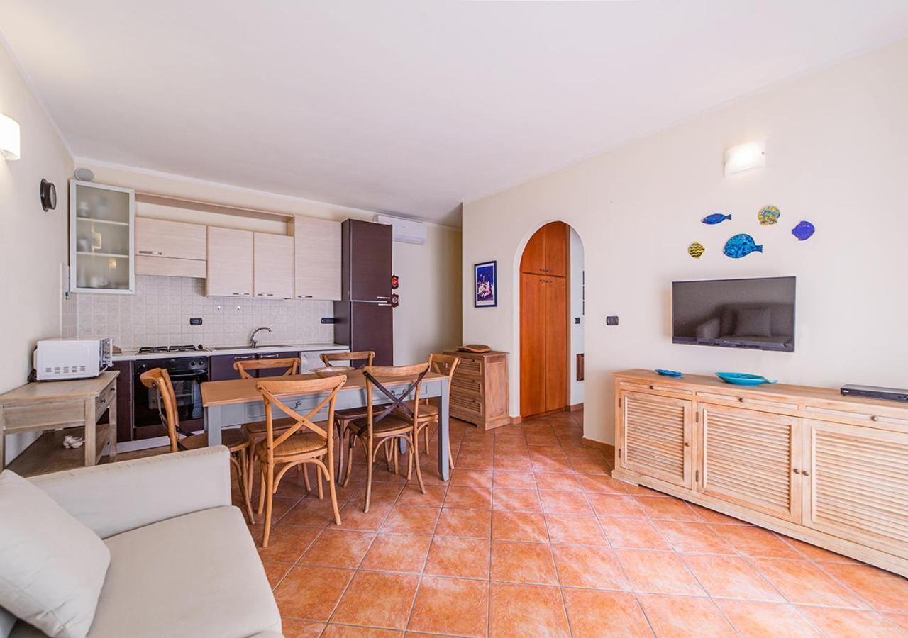 Murphy Holiday Home - Le Residenze Di Padule 02 La Maddalena  Bagian luar foto