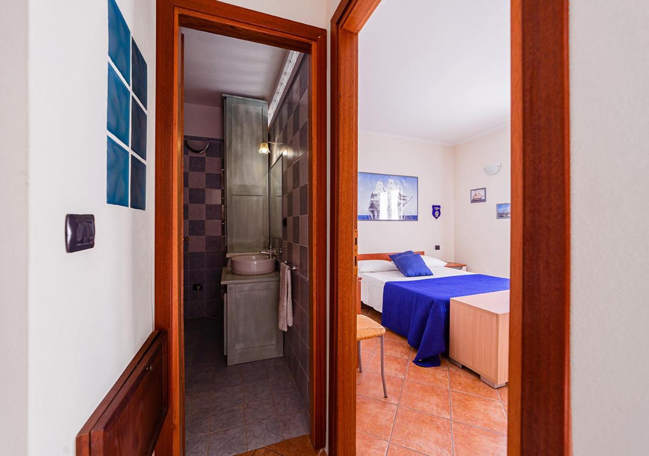 Murphy Holiday Home - Le Residenze Di Padule 02 La Maddalena  Bagian luar foto