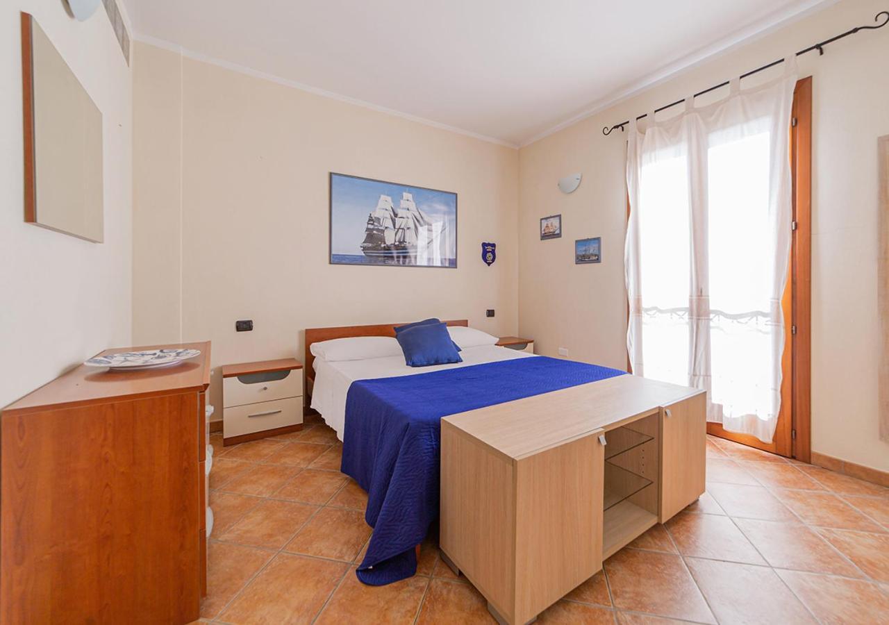 Murphy Holiday Home - Le Residenze Di Padule 02 La Maddalena  Bagian luar foto